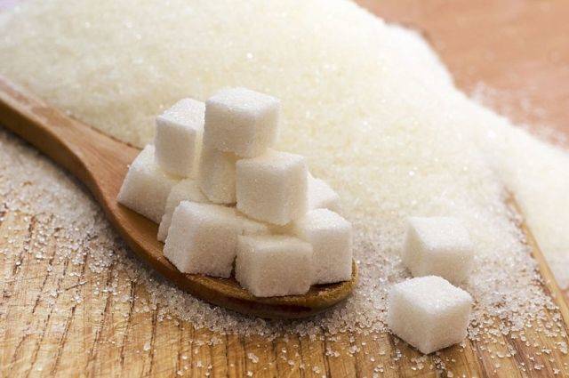 В Усть-Каменогорске некоторые оптовики неоправданно завысили цены на сахар