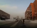 В Усть-Каменогорске появилась запись с видеорегистратора автомобиля, под который вчера бросился пешеход