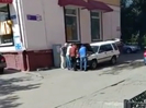 В Усть-Каменогорске прохожие помогли автовладельцу предотвратить возгорание машины