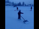 В ВКО желающие покататься на платном катке сами чистят его от снега