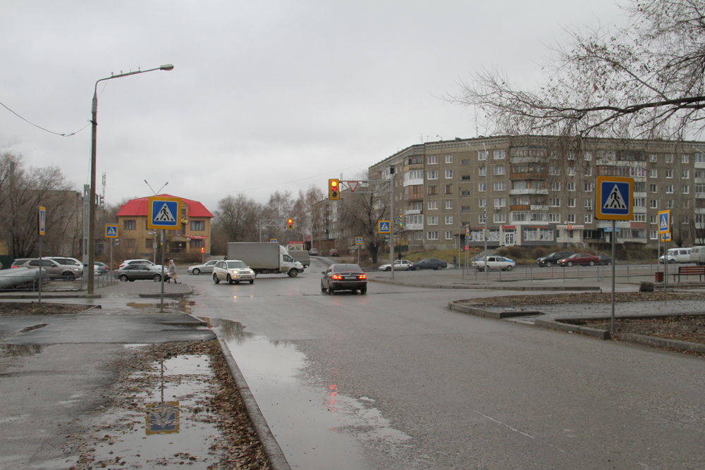 Очевидец: на проспекте Сатпаева в Усть-Каменогорске слишком много пешеходных переходов