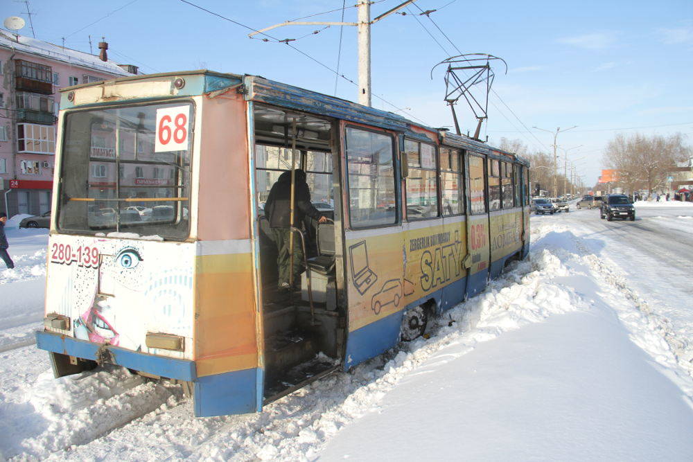 В Усть-Каменогорске ещё один трамвай сошёл с рельсов