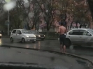 В Усть-Каменогорске снова замечен раздетый человек