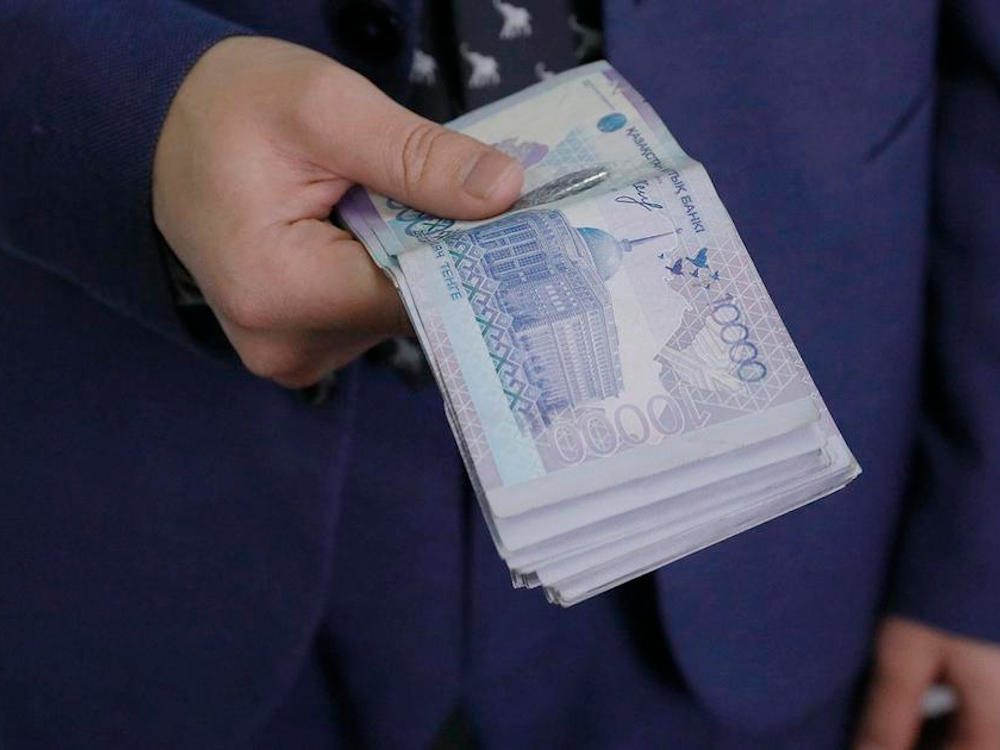Попроще тг. Взятка в Казахстане. Взятка коррупция. Коррупция. Статистика взяток в Магаданской области.