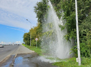 В Усть-Каменогорске рядом с проезжей частью возник «фонтан»