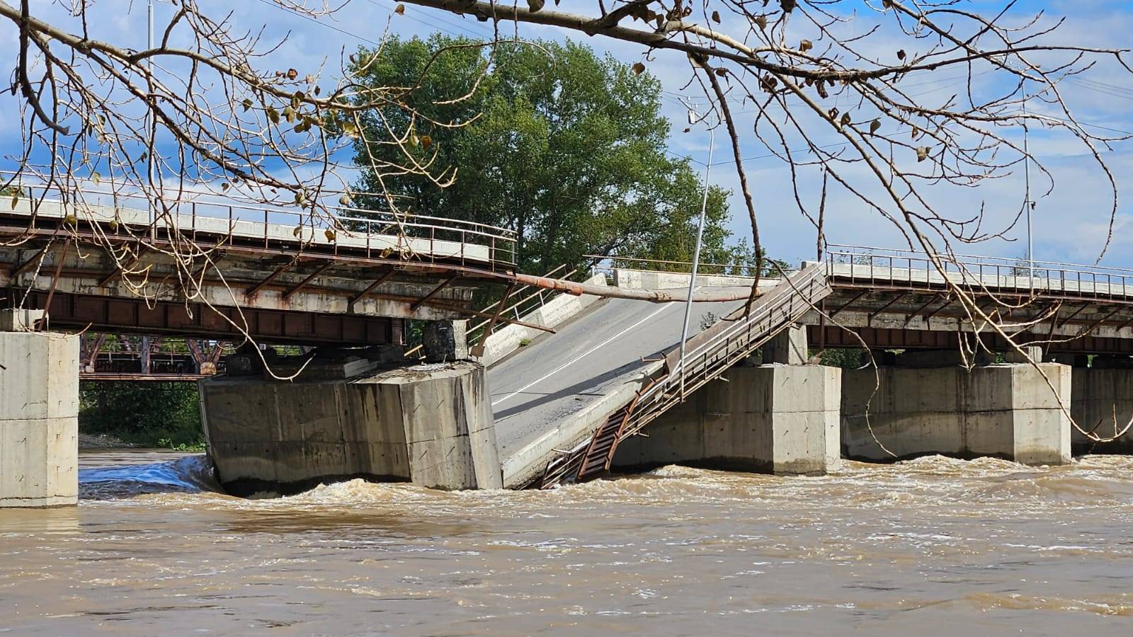 Аким Усть-Каменогорска высказался по поводу Шнайдеровского моста
