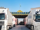 Казахстан фиксирует рост очередей на границе с Россией