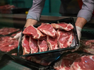 В Казахстане запустили горячую линию по вопросам цен на говядину 