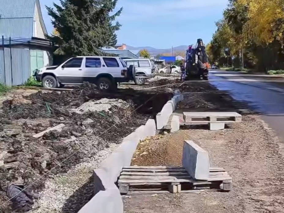 Аким Риддера проверил успевают ли подрядчики завершить работы на тепловых сетях