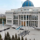 Президент принял участие в церемонии поднятия Государственного флага