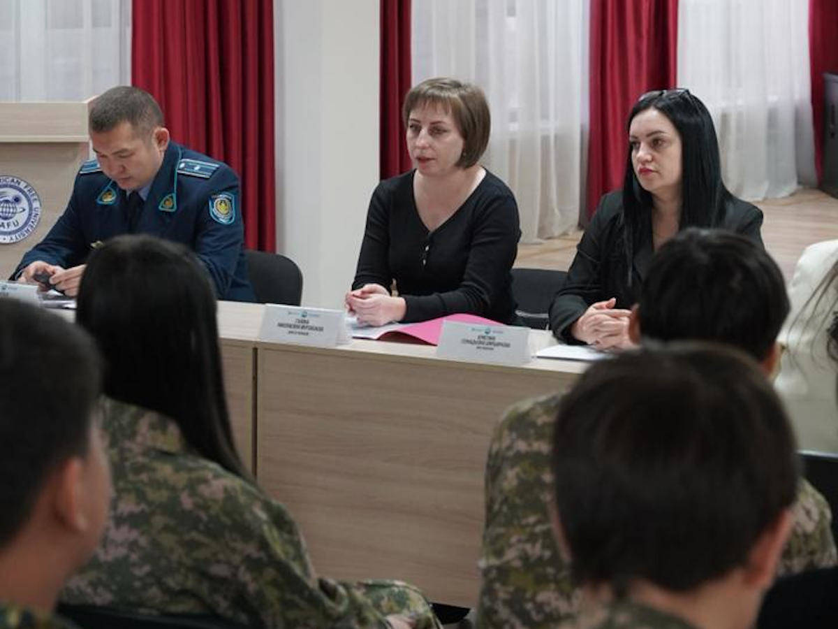 «Заң және жастар»: разговор о жизни, законе и выборе без ошибок