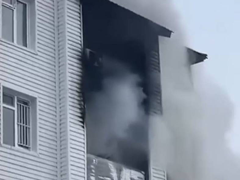 В Усть-Каменогорске волонтёры объявили сбор помощи матери-одиночке, у которой сгорела квартира