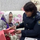 100-летней жительнице Усть-Каменогорска вручили новое удостоверение