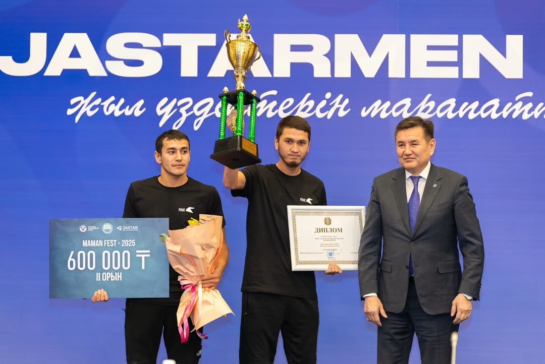 Аким ВКО вручил премии «За вклад в реализацию государственной молодежной политики»