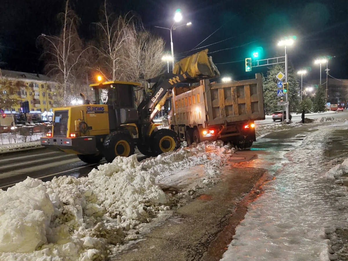 Усть-Каменогорск. В некоторых районах города в снегоуборке задействуют подрядчиков