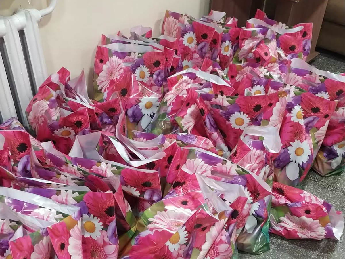 В Усть-Каменогорске предприниматели анонимно помогают нуждающимся через волонтёров