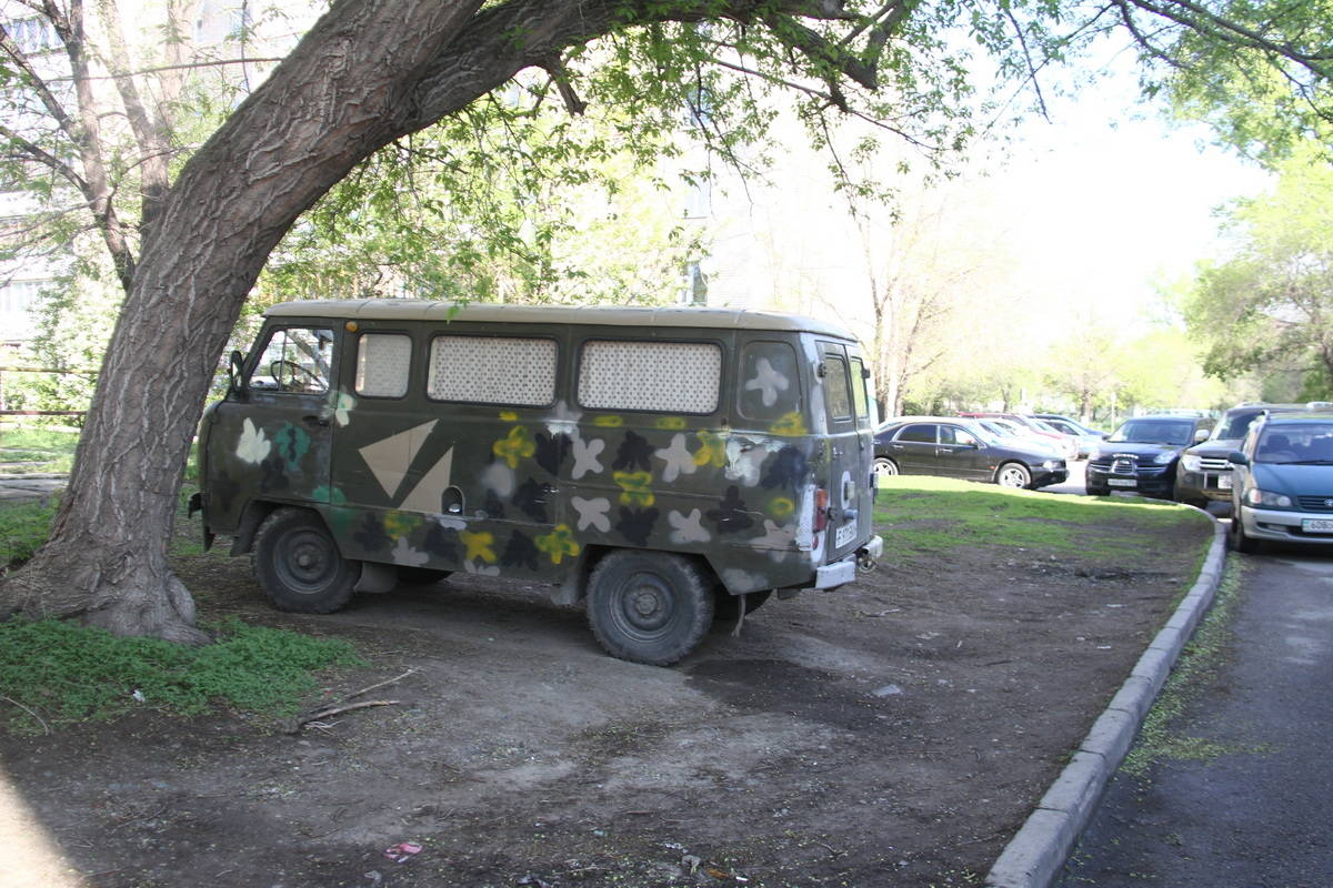 Аким Усть-Каменогорска рассказал, на каких условиях станут расширять парковки во дворах