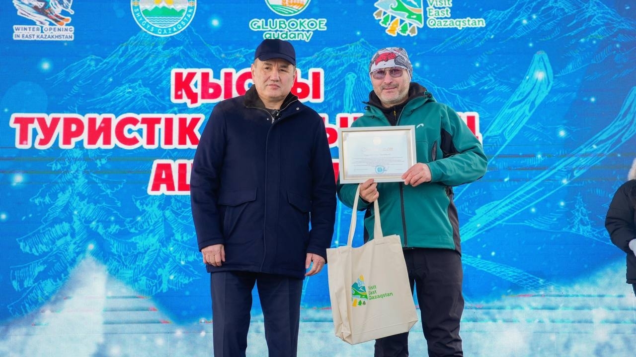 В ВКО наградили предпринимателей, спортсменов и беркутчи