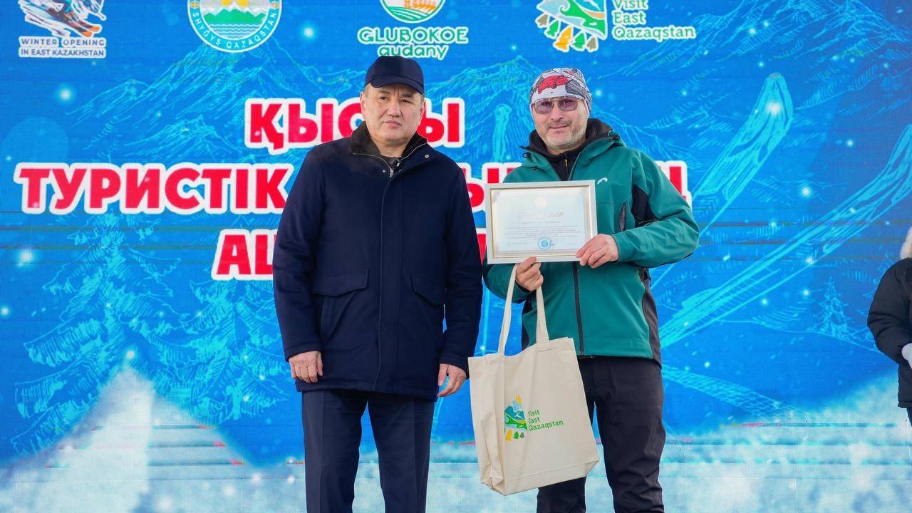 В ВКО наградили предпринимателей, спортсменов и беркутчи