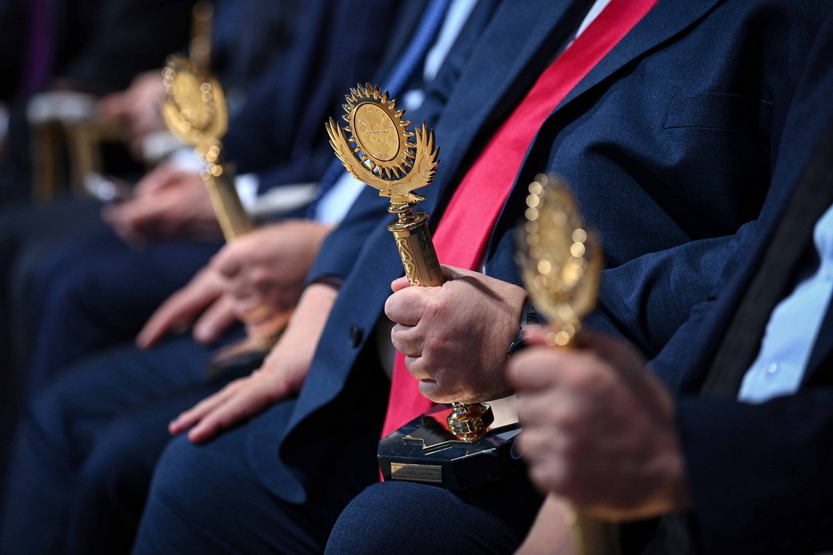 Президент вручил награды предприятиям ВКО