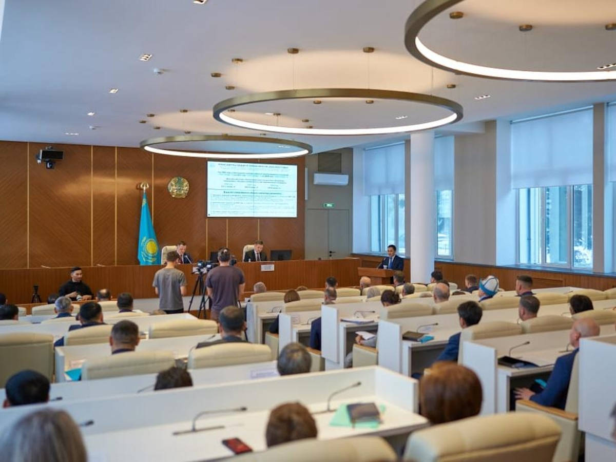 В ВКО депутаты обратили внимание на кредиторскую задолженность больниц и поликлиник