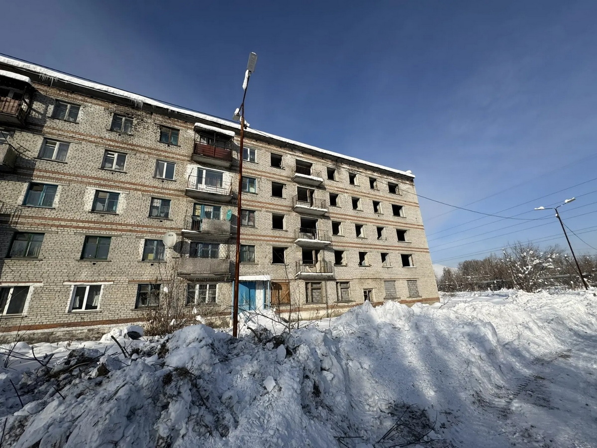 ВКО. В городе Алтае в многоэтажке намерены восстановить подъезд, пустующий 25 лет