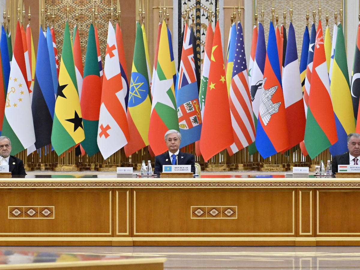 Токаев принял участие в работе форума, посвященного Международному году мира и доверия