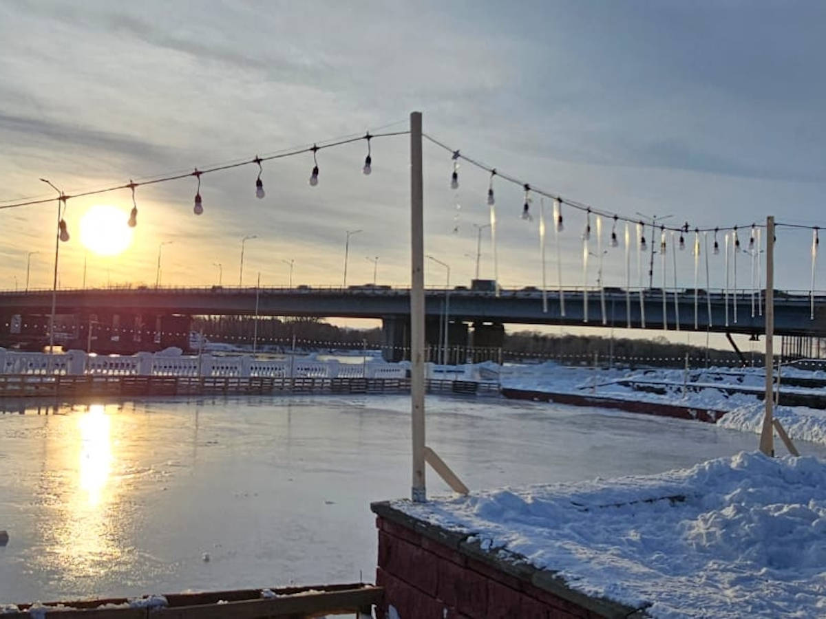 Где в Усть-Каменогорске можно покататься на коньках?