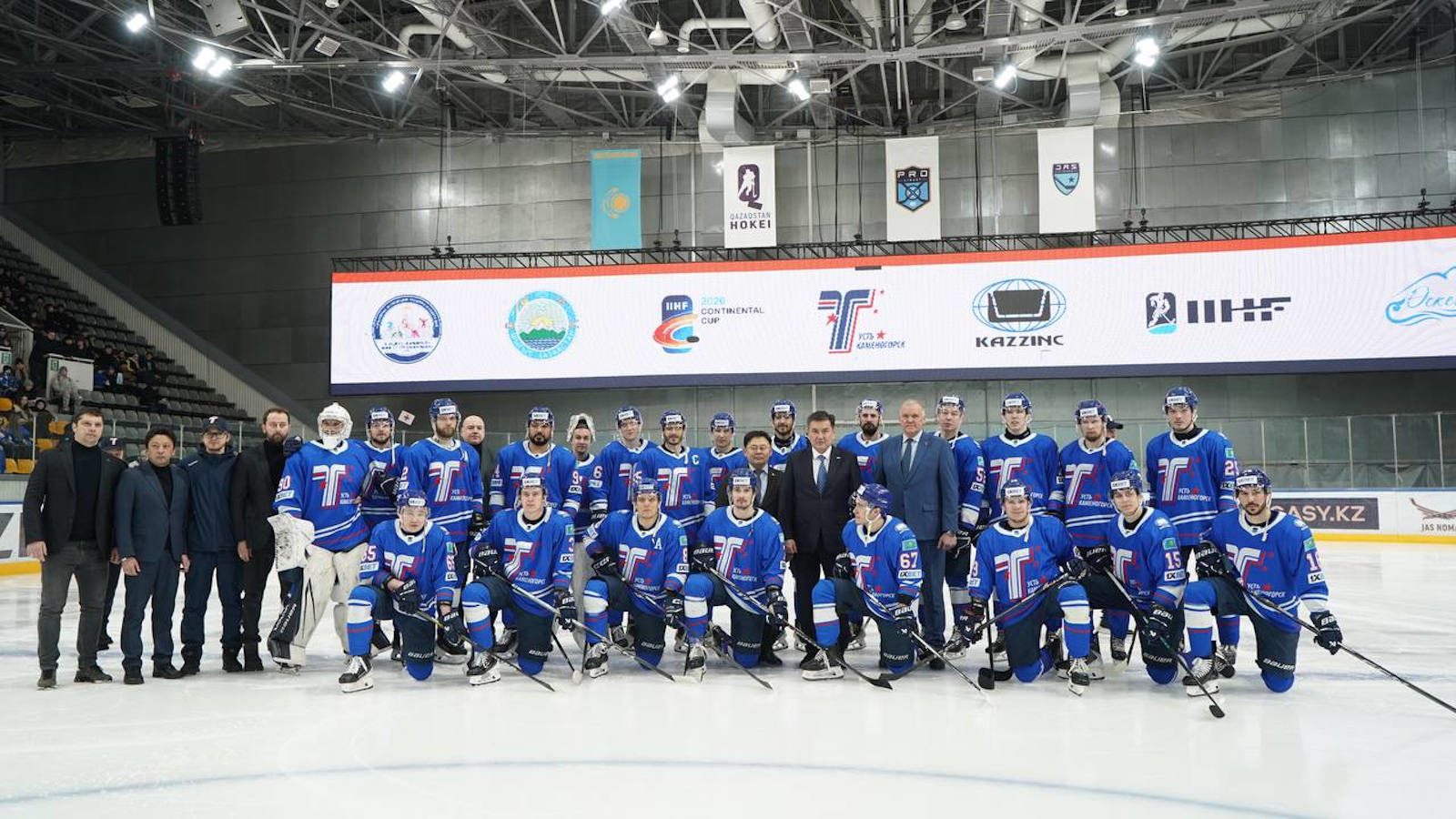 Аким ВКО встретился с командой «Торпедо», завоевавшей «серебро»