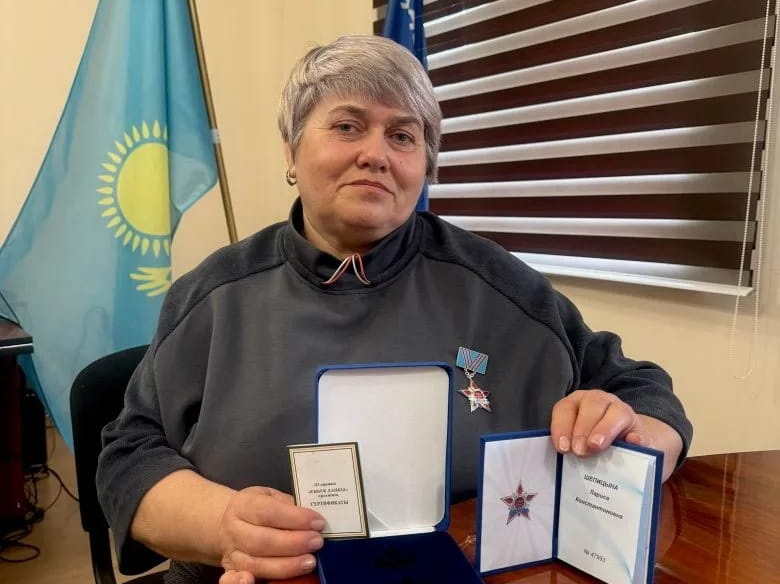 Почтальон из ВКО получила орден «Еңбек даңқы»