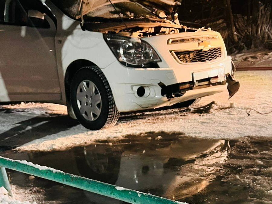 В Семее пенсионер поджёг два полицейских авто