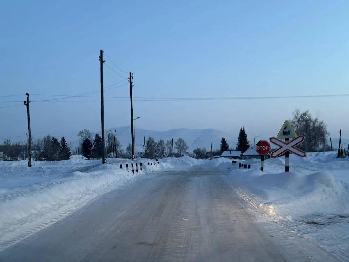 В ВКО сельчане преодолевают километры, чтобы дойти до официального места перехода через рельсы