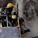 Горит «странная» квартира в Усть-Каменогорске: пожарным приходится работать в условиях сильного задымления 