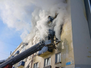 В Усть-Каменогорске из горящей «странной» квартиры вытащили газовый баллон 