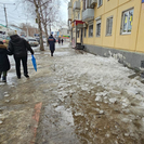 В Усть-Каменогорске опасно ходить по некоторым тротуарам 