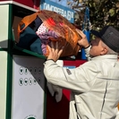 В Усть-Каменогорске планируют установить контейнеры для сбора одежды и продуктов