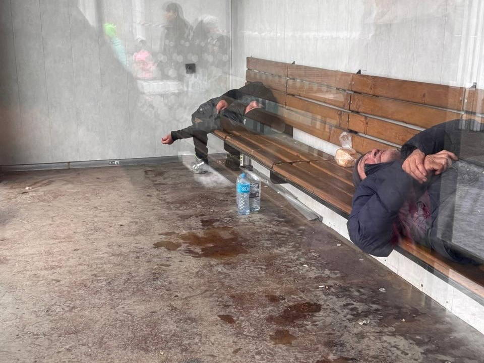 В Усть-Каменогорске провели рейд по тёплым остановкам