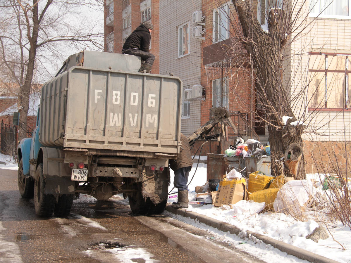 В Усть-Каменогорске планируют пересмотреть тариф на вывоз мусора