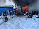 В Усть-Каменогорске ликвидировали пожар в промышленном ангаре