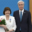 Руководитель ансамбля «Зыряночка» из района Алтай удостоена ордена «Курмет»