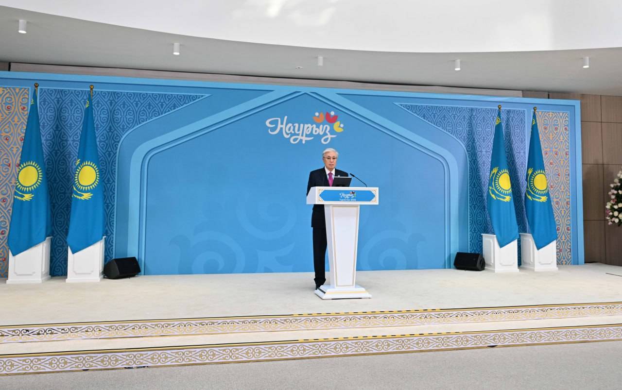 Глава государства поздравил казахстанцев с праздником Наурыз