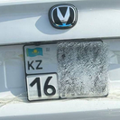 В Усть-Каменогорске полицейские остановили автомобиль с заклеенным скотчем госномером