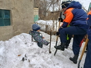 В Усть-Каменогорске ребенок увяз в сугробе: вызывали спасателей