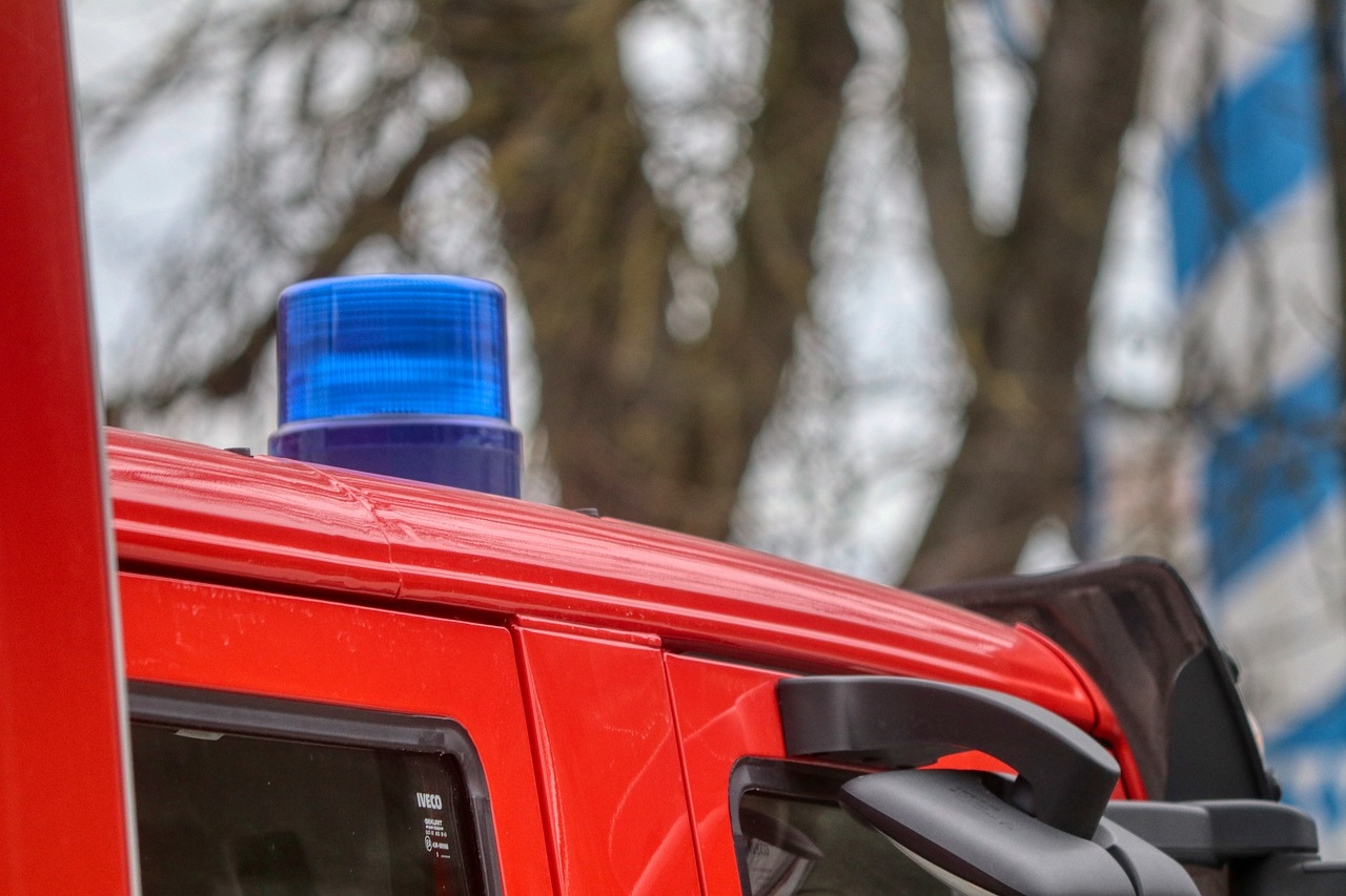 В Казахстане предложили ввести пожарные коридоры и разрешить повреждение мешающих авто