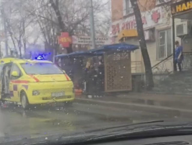 В Усть-Каменогорске мужчина скончался на остановке