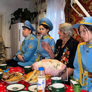 В Усть-Каменогорске гвардейцы навестили 103-летнюю участницу Великой Отечественной войны