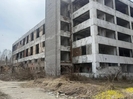 В городе Алтае школьница сорвалась со второго этажа «заброшки» 