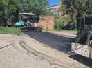 В Усть-Каменогорске к асфальтированию дорог приступили в районе Прохладной