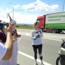 Жительница Актау с котенком путешествует на велосипеде по стране 