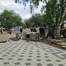 В Усть-Каменогорске на проспекте Ауэзова обновляют тротуар